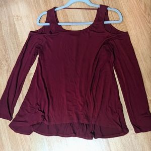 3/$20✨ Acemi Cold shoulder burgundy long sleeve top, high low style, size large